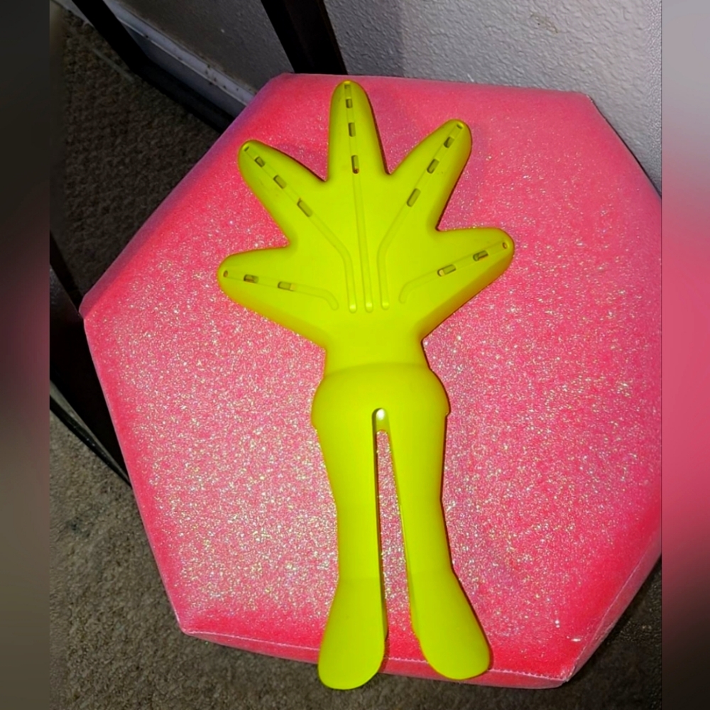 Devacurl diffuser blow dryer attachment in color yellow-green, one size fits all